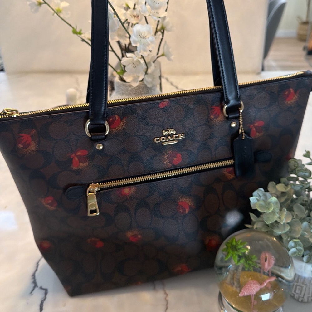 Coach Black and Brown Tote with Red Accents - Picture 4 of 15